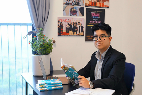 Chàng sinh viên 20 tuổi và giấc mơ viết sách văn hoá Việt bằng tiếng Anh