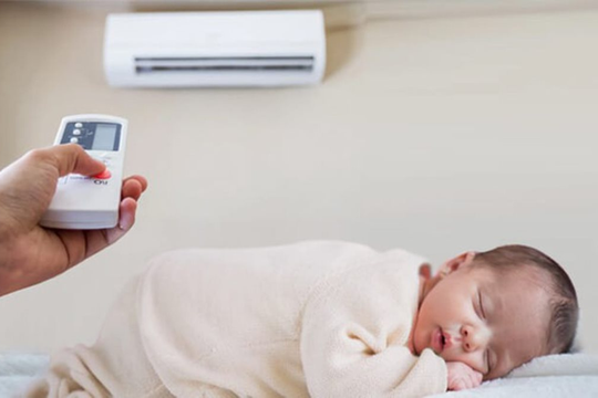 Nắng gắt, dùng máy lạnh cho trẻ ra sao tránh mắc bệnh hô hấp?