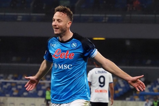 Hơn Inter 18 điểm, Napoli tiến sát chức vô địch Serie A