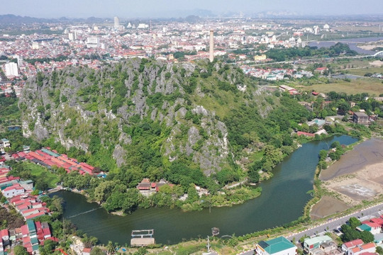 Di tích quốc gia bị bỏ hoang giữa thành phố Ninh Bình?