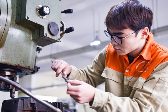 Xưởng thực hành hiện đại của nghề lương 20 triệu đồng nhưng thiếu người học