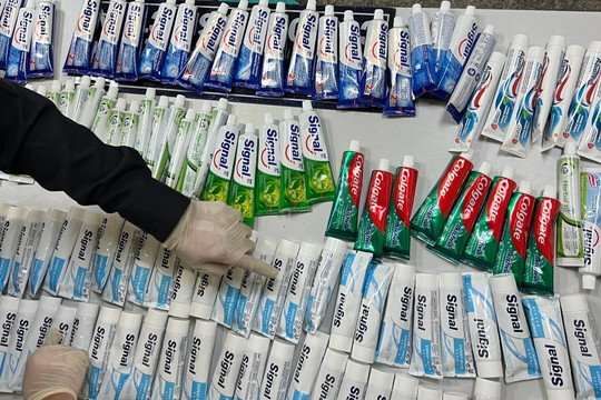 Vụ 4 tiếp viên Vietnam Airlines mang ma túy: 154 hộp kem đánh răng ngụy tạo