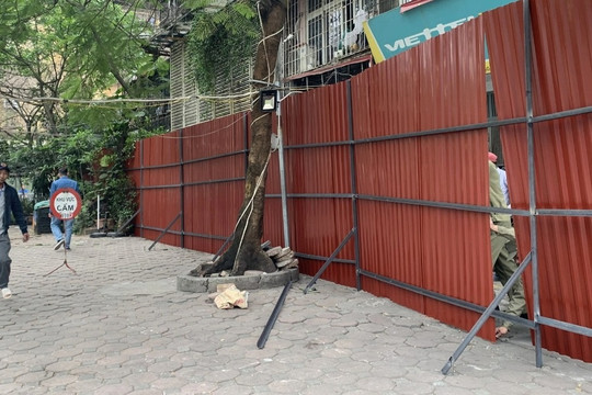 Hà Nội rào tôn quanh chung cư cũ Thành Công nguy hiểm cấp độ D