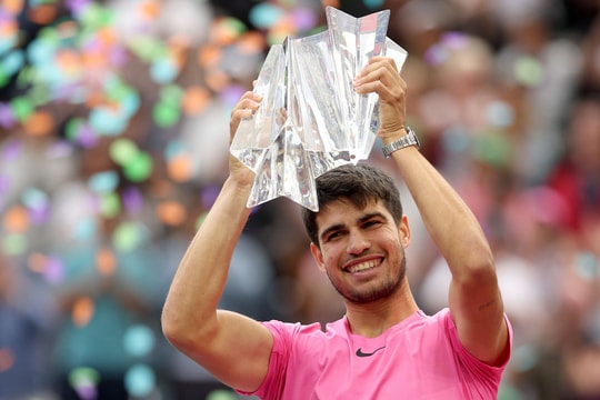 Carlos Alcaraz vô địch Indian Wells: Kẻ đánh cắp thời gian