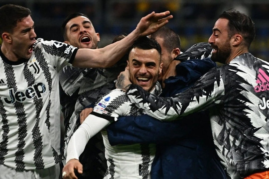 Inter thất bại trước Juventus, Napoli thẳng tiến tới chức vô địch
