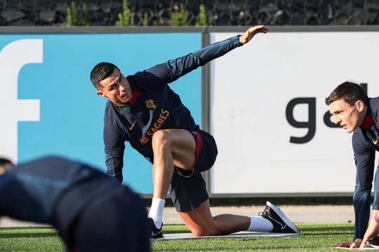 Ronaldo hào hứng lên tuyển Bồ Đào Nha, sắp lập thêm kỷ lục mới