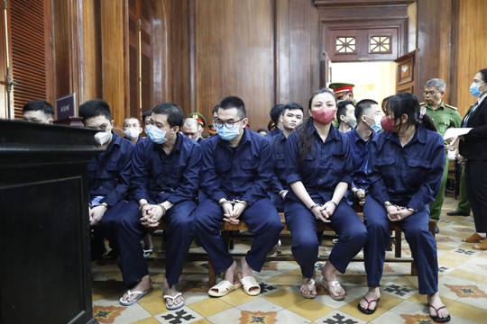 Xét xử nhóm giết Quân ‘xa lộ’: Võ Thùy Linh nói say xỉn, không gọi điện chỉ đạo