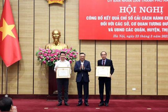 Chủ tịch Hà Nội: 'Cải cách hành chính chính là tiền'