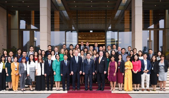 Quốc hội Việt Nam cam kết tạo điều kiện cho nhà đầu tư nước ngoài
