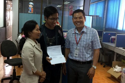 Trường ĐH Văn Lang trao học bổng cho sinh viên 'gom rác'