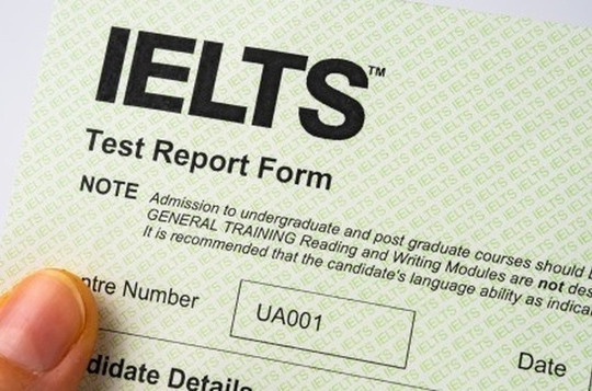 Bị giữ chứng chỉ IELTS để kiểm tra, học sinh sợ không kịp xét tuyển đại học