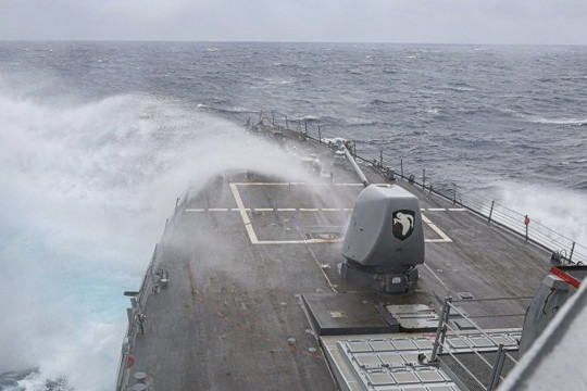 Trung Quốc nói 'cảnh báo' tàu Mỹ ở Biển Đông, Washington bác bỏ