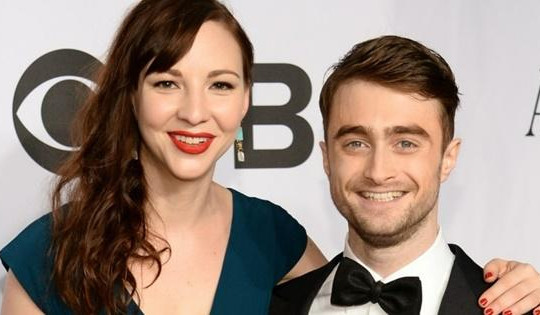 Bạn gái 'Harry Potter' Daniel Radcliffe mang thai sau 10 năm hẹn hò