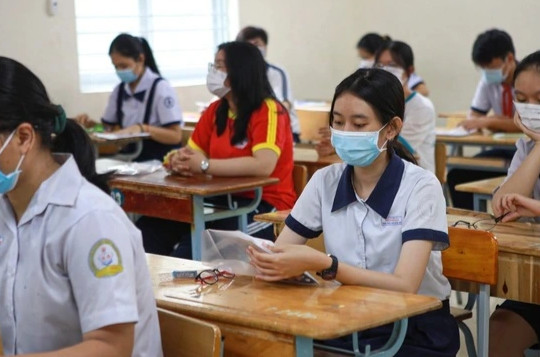 Thi vào lớp 10 ở Hà Nội: Con học đến trầm cảm, phụ huynh lo phương án dự bị