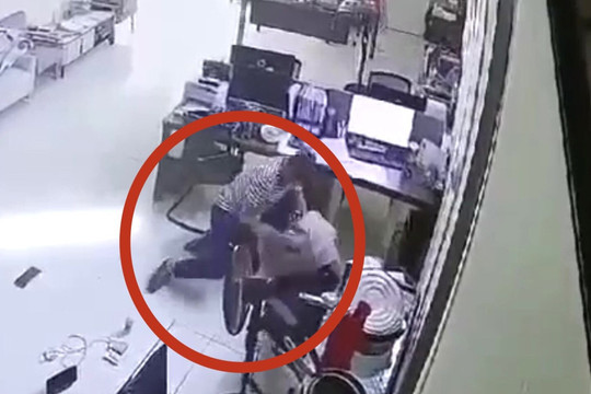 Camera ghi lại cảnh giám đốc người Trung Quốc sát hại nữ kế toán
