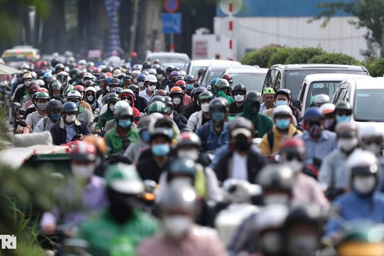 'Thay vì loay hoay đợi cơ chế, TPHCM cần làm ra tấm ra món những gì đã có'