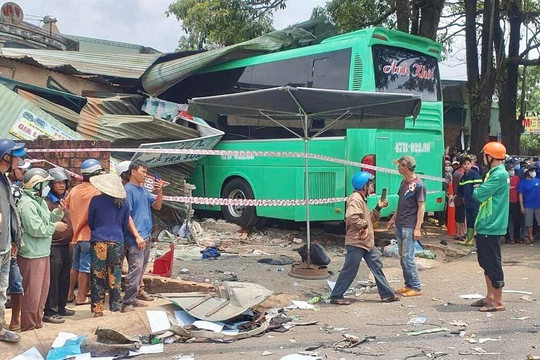 Vụ tai nạn làm 10 người thương vong ở Gia Lai: Tạm giữ hình sự tài xế xe tải