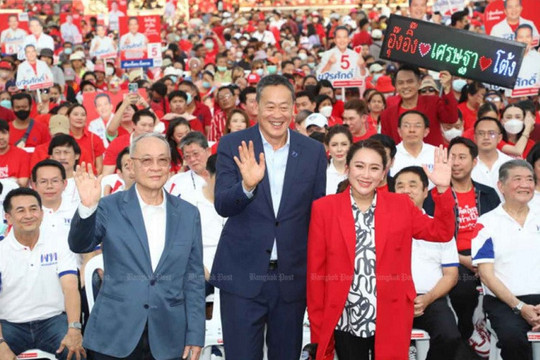 Con gái ông Thaksin chính thức trở thành ứng viên tranh cử Thủ tướng Thái Lan