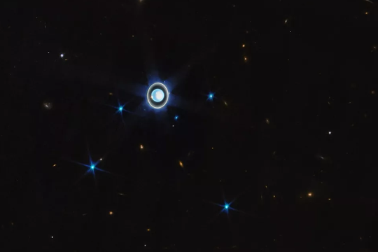 Kính viễn vọng James Webb chụp lại hình ảnh sắc nét về Uranus