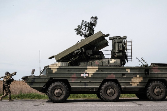 Kiev điều tên lửa phòng không bảo vệ cao điểm chiến lược phía Tây Bakhmut
