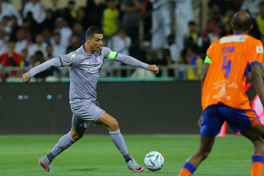 Ronaldo đề nghị Al Nassr mua ba siêu sao