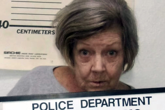 Cụ bà 78 tuổi 3 lần bị truy tố tội cướp ngân hàng ở Mỹ