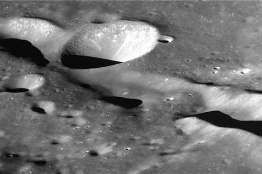 Tàu vũ trụ Danuri lần đầu tiên chụp được ảnh về nửa tối của Mặt Trăng
