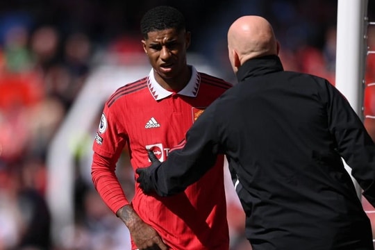 Rashford báo tin dữ, HLV Ten Hag đứng ngồi không yên