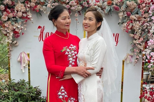 Bố mẹ chồng làm đám cưới cho con dâu
