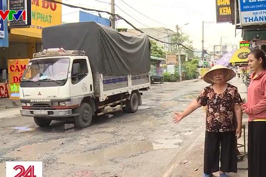 Nhiều ổ voi, ổ gà ở TP Hồ Chí Minh 'bẫy' người đi đường