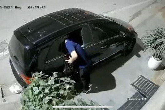 Truy tìm kẻ phá hàng loạt cửa kính ô tô trộm tài sản tại Hải Phòng