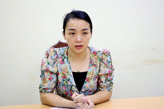 Khởi tố nữ nhân viên văn phòng đi xe SH giật tiền của người bán xăng ở Lai Châu
