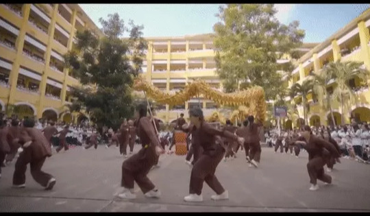 Học sinh nhảy flashmob kể chuyện lịch sử gây sốt mạng xã hội