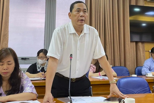 Dân phải xếp hàng xin lý lịch tư pháp ở Hà Nội do chỉ có 2 người nhận hồ sơ