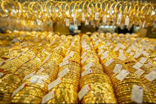 Điểm tin kinh doanh 20/4: Giá vàng bất ngờ giảm sốc, ‘thủng’ mốc 67 triệu đồng/lượng