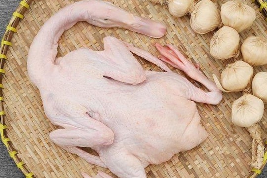 Cách nhổ sạch lông vịt và khử mùi hôi hiệu quả