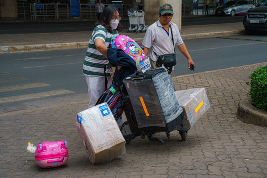Khó khăn để tìm bãi đậu xe công nghệ ở Tân Sơn Nhất