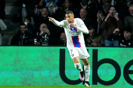 Mbappe lập cú đúp, PSG xây chắc ngôi đầu Ligue 1