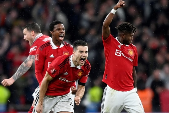 Man United vào chung kết FA Cup sau loạt luân lưu