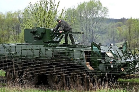 Chùm ảnh lính Ukraine tập luyện với xe thiết giáp thế hệ mới