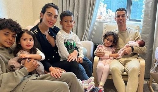 Người phụ nữ đổi đời, có tất cả nhờ yêu trai hư Cristiano Ronaldo