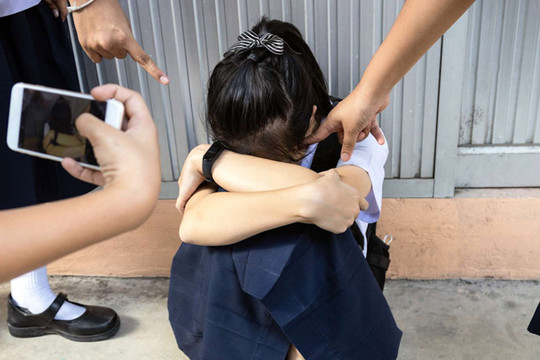 Nữ sinh 5 lần bị 'chị đại' đánh vì thấy 'ngứa mắt và học giỏi'