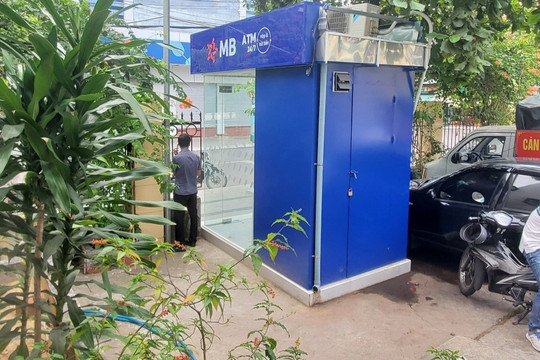 Tự ý cho ngân hàng thuê đất, đặt cây ATM trong trụ sở UBND phường