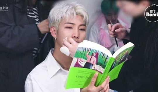 RM - Chàng trưởng nhóm BTS đa tài 'nghiện' sách