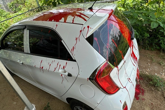 Đắk Lắk: Ô tô của phóng viên bị tạt sơn vào ngày nghỉ lễ 30/4