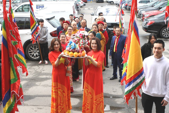 Người Việt Nam ở Cộng hoà Séc tự hào dòng máu Lạc Hồng