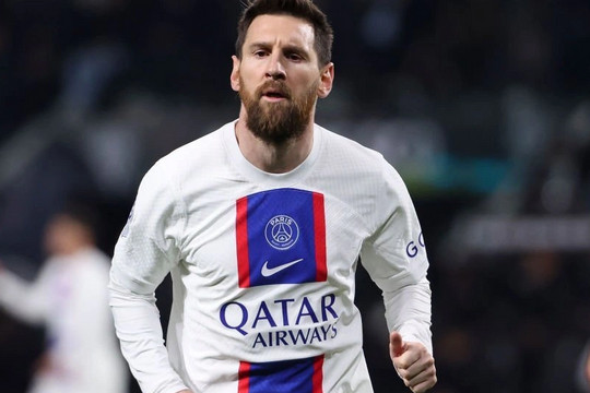 PSG bất ngờ treo giò Messi hai tuần