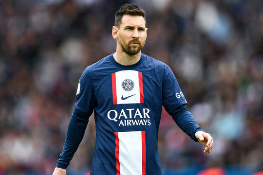 Cổ động viên PSG vây trụ sở, chỉ trích dữ dội Messi
