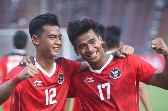 Đại thắng 5-0, U22 Indonesia vượt qua Campuchia để đứng đầu bảng