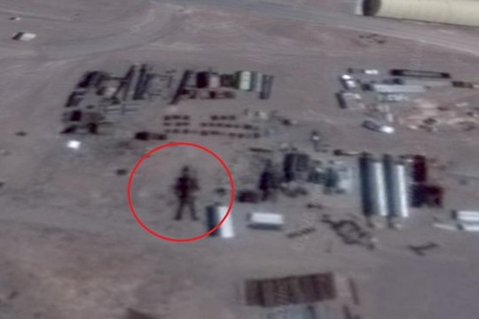 Thợ săn UFO tuyên bố tìm thấy người ngoài hành tinh “cao 16m” ở vùng tuyệt mật Area 51
